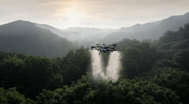 农业农村部部长韩俊：我国农业无人机保有量超 20 万架、作业面积超 4 亿亩(图1)